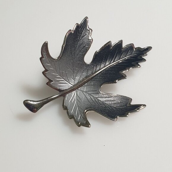 Vintage Silver Tone Maple Leaf Brooch Pin Jewelry Accessory Fall Mom Gift Canada - Picture 1 of 3